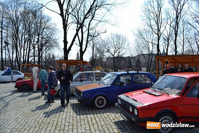 Zdjęcie w galerii na portalu naszwodzislaw.com: Klasyczne volkswageny zjechały na Zamek Piastowski w Raciborzu wiadomości z regionu