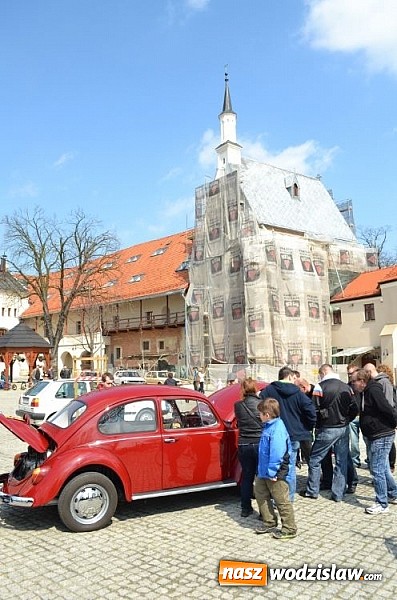 Zdjęcie w galerii na portalu naszwodzislaw.com: Klasyczne volkswageny zjechały na Zamek Piastowski w Raciborzu wiadomości z regionu