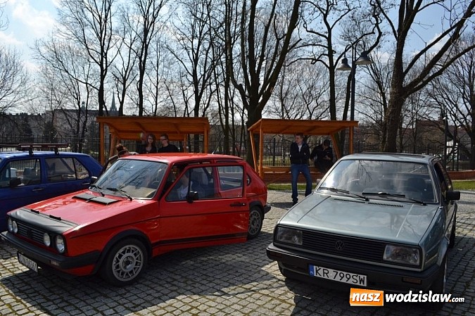 Zdjęcie w galerii na portalu naszwodzislaw.com: Klasyczne volkswageny zjechały na Zamek Piastowski w Raciborzu wiadomości z regionu