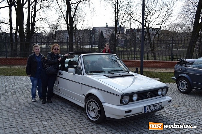 Zdjęcie w galerii na portalu naszwodzislaw.com: Klasyczne volkswageny zjechały na Zamek Piastowski w Raciborzu wiadomości z regionu