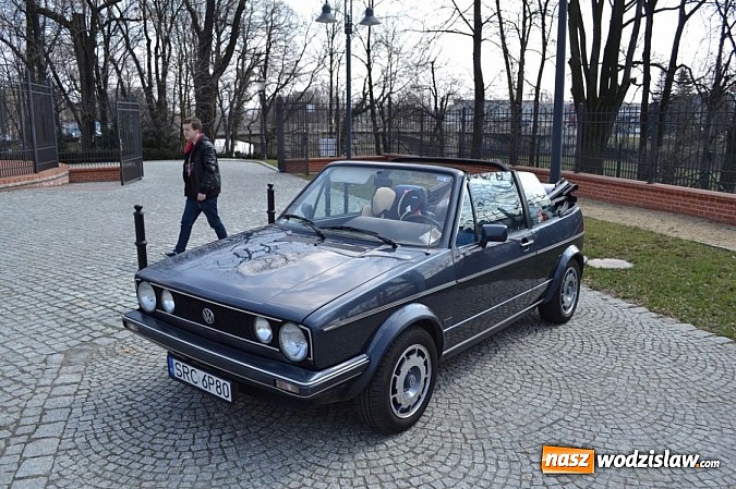 Zdjęcie w galerii na portalu naszwodzislaw.com: Klasyczne volkswageny zjechały na Zamek Piastowski w Raciborzu wiadomości z regionu