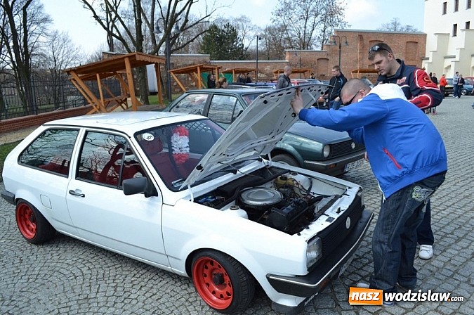 Zdjęcie w galerii na portalu naszwodzislaw.com: Klasyczne volkswageny zjechały na Zamek Piastowski w Raciborzu wiadomości z regionu