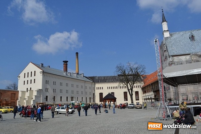 Zdjęcie w galerii na portalu naszwodzislaw.com: Klasyczne volkswageny zjechały na Zamek Piastowski w Raciborzu wiadomości z regionu