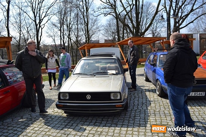 Zdjęcie w galerii na portalu naszwodzislaw.com: Klasyczne volkswageny zjechały na Zamek Piastowski w Raciborzu wiadomości z regionu