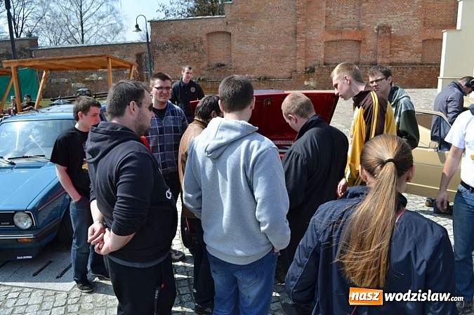 Zdjęcie w galerii na portalu naszwodzislaw.com: Klasyczne volkswageny zjechały na Zamek Piastowski w Raciborzu wiadomości z regionu