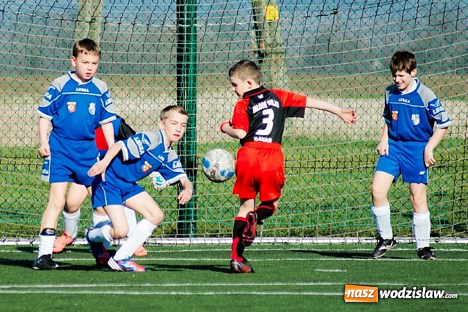 Zdjęcie w galerii na portalu naszwodzislaw.com: Młode Wilki z Tworkowa nie dały szans Jedłownikowi wiadomości z regionu