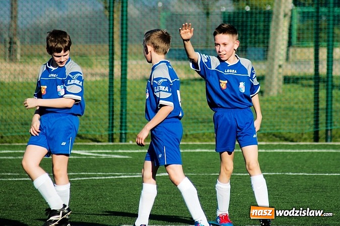 Zdjęcie w galerii na portalu naszwodzislaw.com: Młode Wilki z Tworkowa nie dały szans Jedłownikowi wiadomości z regionu