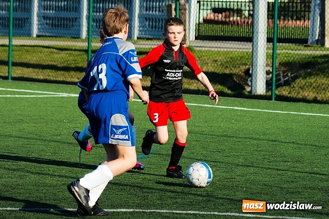 Zdjęcie w galerii na portalu naszwodzislaw.com: Młode Wilki z Tworkowa nie dały szans Jedłownikowi wiadomości z regionu