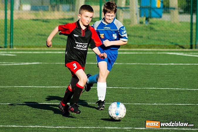 Zdjęcie w galerii na portalu naszwodzislaw.com: Młode Wilki z Tworkowa nie dały szans Jedłownikowi wiadomości z regionu