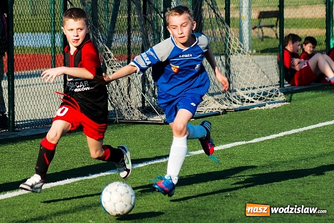 Zdjęcie w galerii na portalu naszwodzislaw.com: Młode Wilki z Tworkowa nie dały szans Jedłownikowi wiadomości z regionu