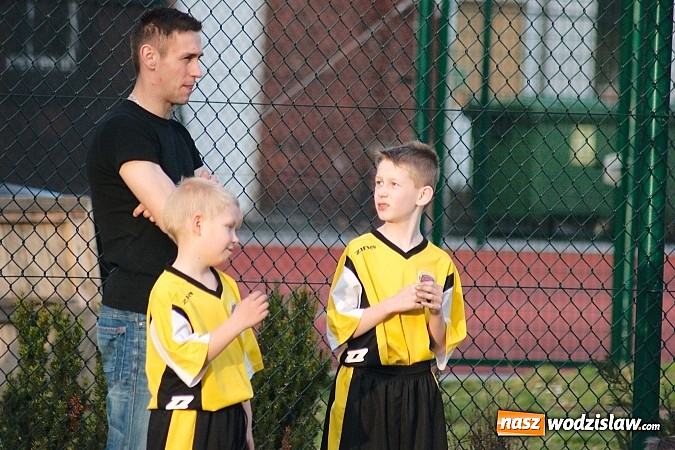 Zdjęcie w galerii na portalu naszwodzislaw.com: Orliki Rogowa rozstrzelane w Raciborzu wiadomości z regionu