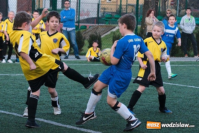 Zdjęcie w galerii na portalu naszwodzislaw.com: Orliki Rogowa rozstrzelane w Raciborzu wiadomości z regionu