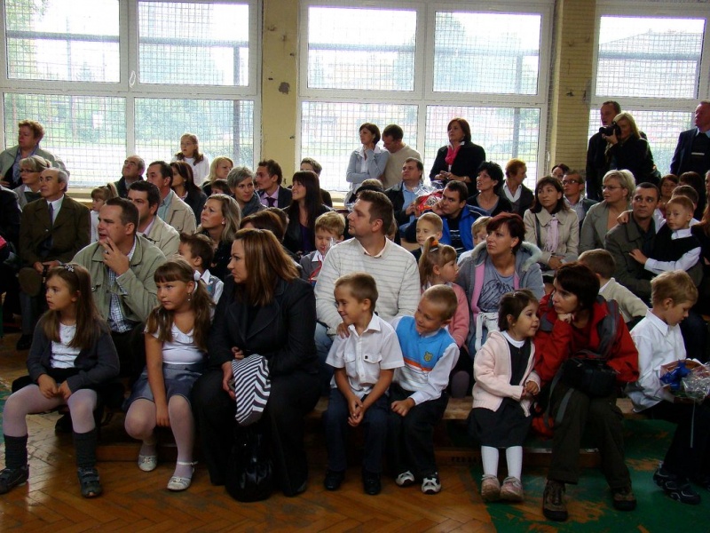 Zdjęcie w galerii na portalu naszwodzislaw.com: Sześciolatki z osiedla XXX-lecia wiadomości z regionu