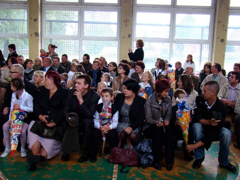 Zdjęcie w galerii na portalu naszwodzislaw.com: Sześciolatki z osiedla XXX-lecia wiadomości z regionu