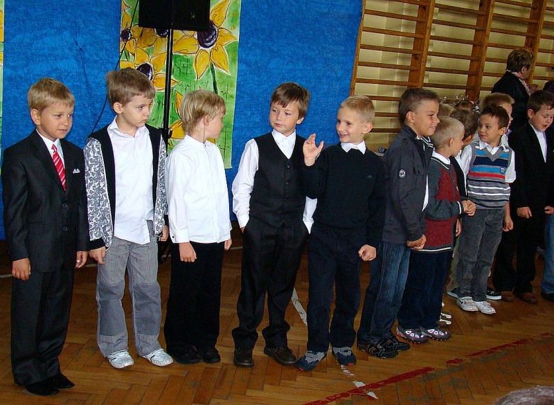 Zdjęcie w galerii na portalu naszwodzislaw.com: Sześciolatki z osiedla XXX-lecia wiadomości z regionu