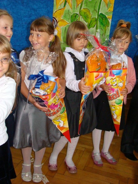 Zdjęcie w galerii na portalu naszwodzislaw.com: Sześciolatki z osiedla XXX-lecia wiadomości z regionu