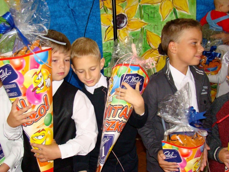 Zdjęcie w galerii na portalu naszwodzislaw.com: Sześciolatki z osiedla XXX-lecia wiadomości z regionu