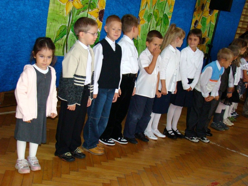 Zdjęcie w galerii na portalu naszwodzislaw.com: Sześciolatki z osiedla XXX-lecia wiadomości z regionu