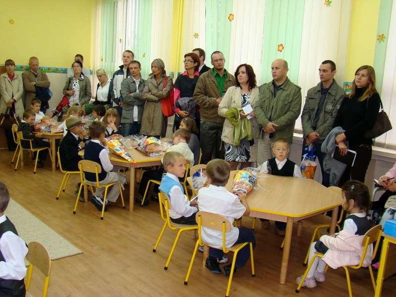 Zdjęcie w galerii na portalu naszwodzislaw.com: Sześciolatki z osiedla XXX-lecia wiadomości z regionu