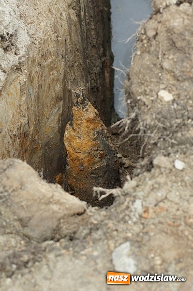 Zdjęcie w galerii na portalu naszwodzislaw.com: W Gogołowej podczas prac budowlanych odkryto niewybuch wiadomości z regionu