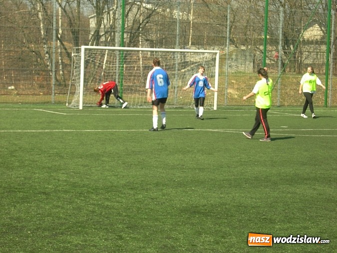 Zdjęcie w galerii na portalu naszwodzislaw.com: Ogólnopolski turniej piłki nożnej dziewczyn Coca-cola Cup wiadomości z regionu