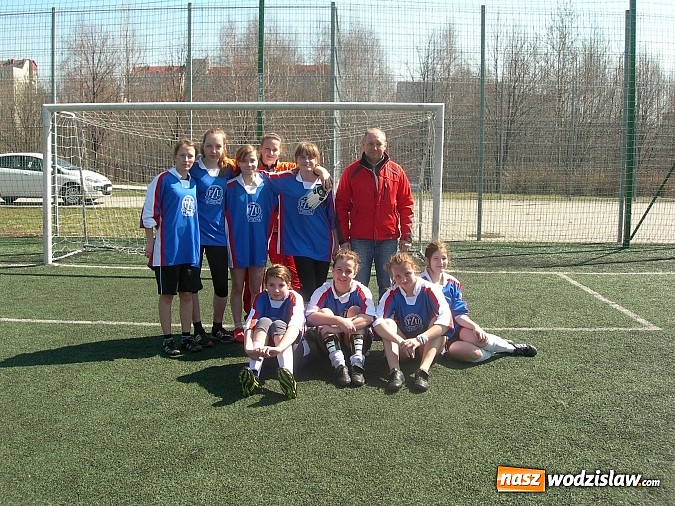 Zdjęcie w galerii na portalu naszwodzislaw.com: Ogólnopolski turniej piłki nożnej dziewczyn Coca-cola Cup wiadomości z regionu