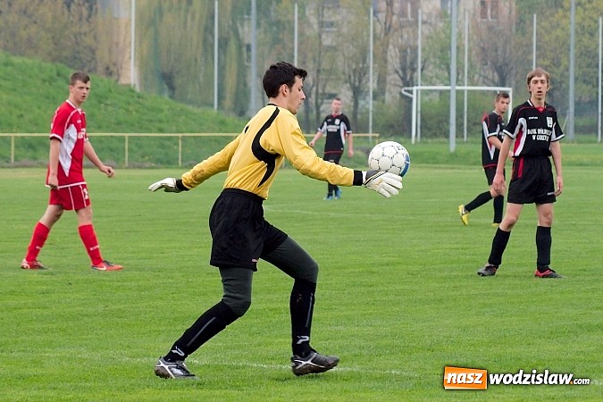 Zdjęcie w galerii na portalu naszwodzislaw.com: Czarni Gorzyce rozbici w Raciborzu wiadomości z regionu