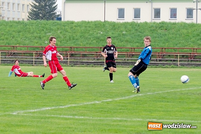 Zdjęcie w galerii na portalu naszwodzislaw.com: Czarni Gorzyce rozbici w Raciborzu wiadomości z regionu
