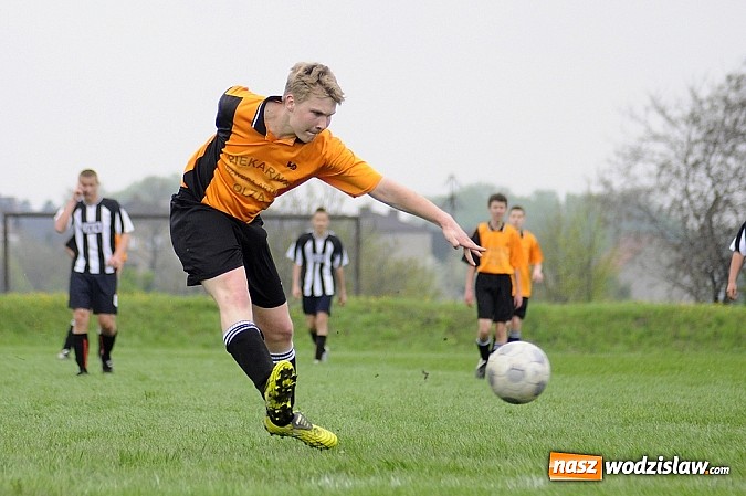 Zdjęcie w galerii na portalu naszwodzislaw.com: Szuścik i Dostoł rozgromili Krzyżkowice wiadomości z regionu