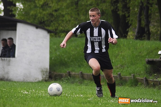 Zdjęcie w galerii na portalu naszwodzislaw.com: Szuścik i Dostoł rozgromili Krzyżkowice wiadomości z regionu