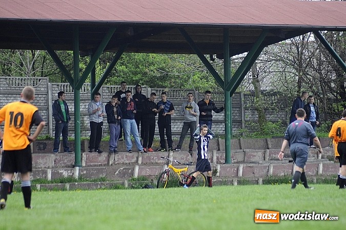 Zdjęcie w galerii na portalu naszwodzislaw.com: Szuścik i Dostoł rozgromili Krzyżkowice wiadomości z regionu