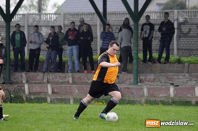 Zdjęcie w galerii na portalu naszwodzislaw.com: Szuścik i Dostoł rozgromili Krzyżkowice wiadomości z regionu