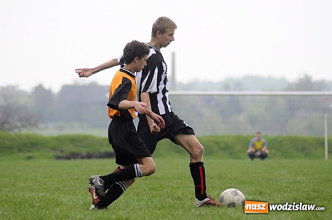 Zdjęcie w galerii na portalu naszwodzislaw.com: Szuścik i Dostoł rozgromili Krzyżkowice wiadomości z regionu