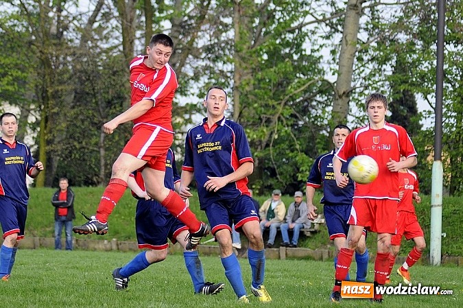 Zdjęcie w galerii na portalu naszwodzislaw.com: Gol Stawiarza na miarę zwycięstwa wiadomości z regionu