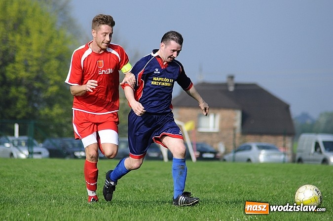 Zdjęcie w galerii na portalu naszwodzislaw.com: Gol Stawiarza na miarę zwycięstwa wiadomości z regionu