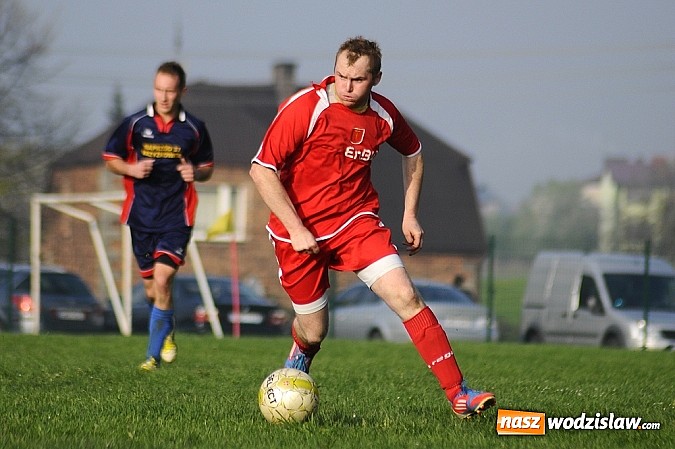 Zdjęcie w galerii na portalu naszwodzislaw.com: Gol Stawiarza na miarę zwycięstwa wiadomości z regionu