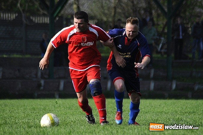 Zdjęcie w galerii na portalu naszwodzislaw.com: Gol Stawiarza na miarę zwycięstwa wiadomości z regionu