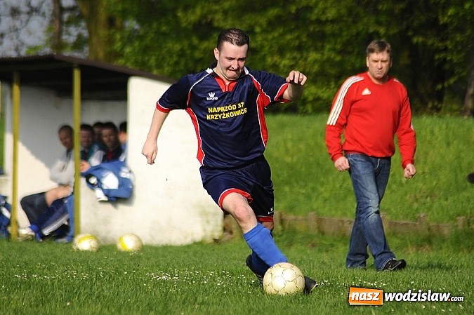 Zdjęcie w galerii na portalu naszwodzislaw.com: Gol Stawiarza na miarę zwycięstwa wiadomości z regionu