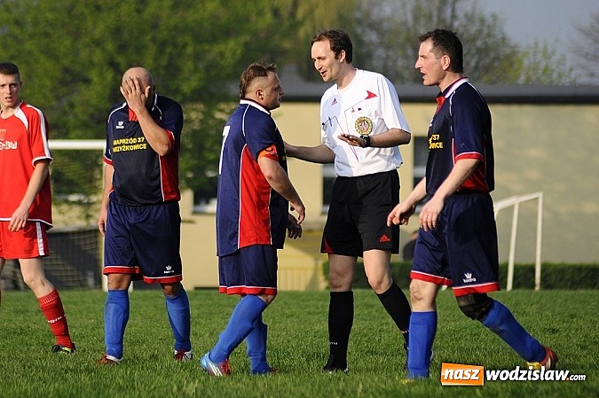 Zdjęcie w galerii na portalu naszwodzislaw.com: Gol Stawiarza na miarę zwycięstwa wiadomości z regionu