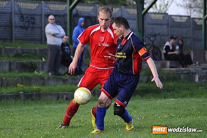Zdjęcie w galerii na portalu naszwodzislaw.com: Gol Stawiarza na miarę zwycięstwa wiadomości z regionu
