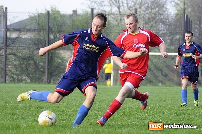 Zdjęcie w galerii na portalu naszwodzislaw.com: Gol Stawiarza na miarę zwycięstwa wiadomości z regionu