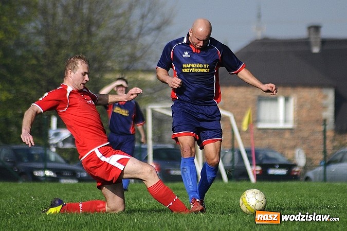 Zdjęcie w galerii na portalu naszwodzislaw.com: Gol Stawiarza na miarę zwycięstwa wiadomości z regionu