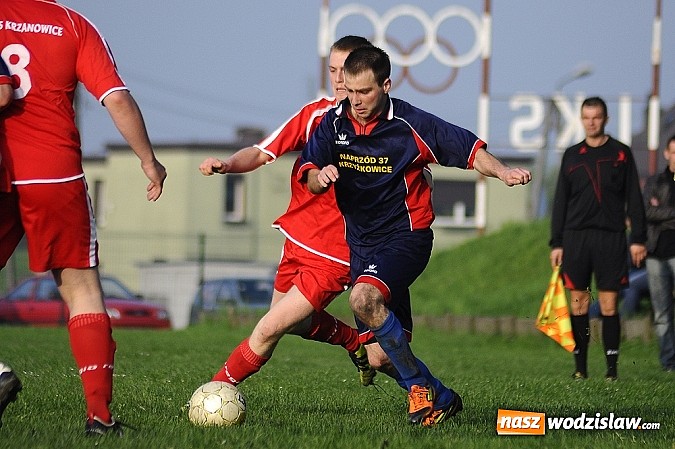 Zdjęcie w galerii na portalu naszwodzislaw.com: Gol Stawiarza na miarę zwycięstwa wiadomości z regionu