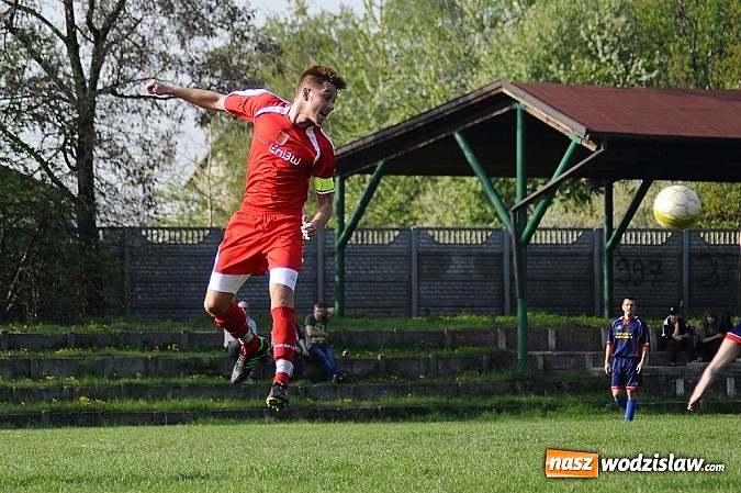 Zdjęcie w galerii na portalu naszwodzislaw.com: Gol Stawiarza na miarę zwycięstwa wiadomości z regionu