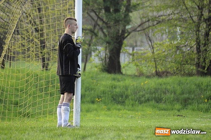 Zdjęcie w galerii na portalu naszwodzislaw.com: Gol Stawiarza na miarę zwycięstwa wiadomości z regionu