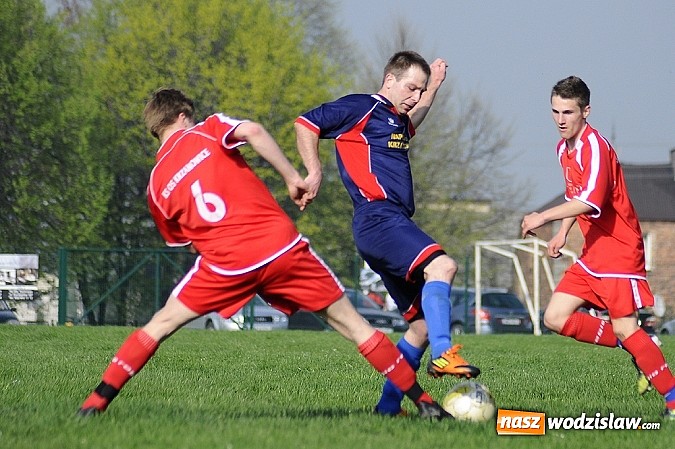 Zdjęcie w galerii na portalu naszwodzislaw.com: Gol Stawiarza na miarę zwycięstwa wiadomości z regionu