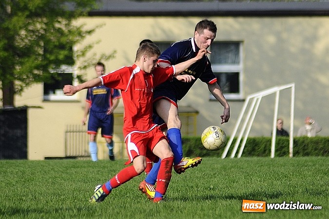 Zdjęcie w galerii na portalu naszwodzislaw.com: Gol Stawiarza na miarę zwycięstwa wiadomości z regionu