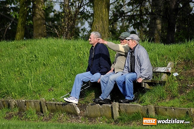 Zdjęcie w galerii na portalu naszwodzislaw.com: Gol Stawiarza na miarę zwycięstwa wiadomości z regionu