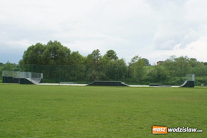 Zdjęcie w galerii na portalu naszwodzislaw.com: Skatepark i siłownia plenerowa już gotowe wiadomości z regionu