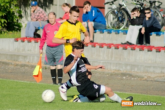 Zdjęcie w galerii na portalu naszwodzislaw.com: A klasowy dreszczowiec. Komplet punktów został w Tworkowie wiadomości z regionu